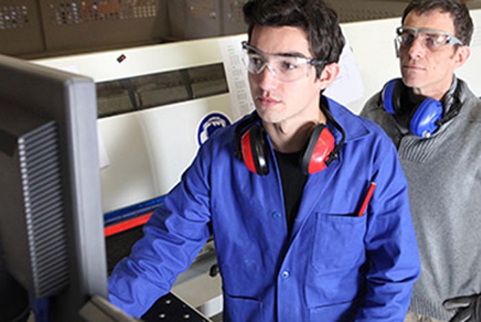 Apprenti avec son tuteur