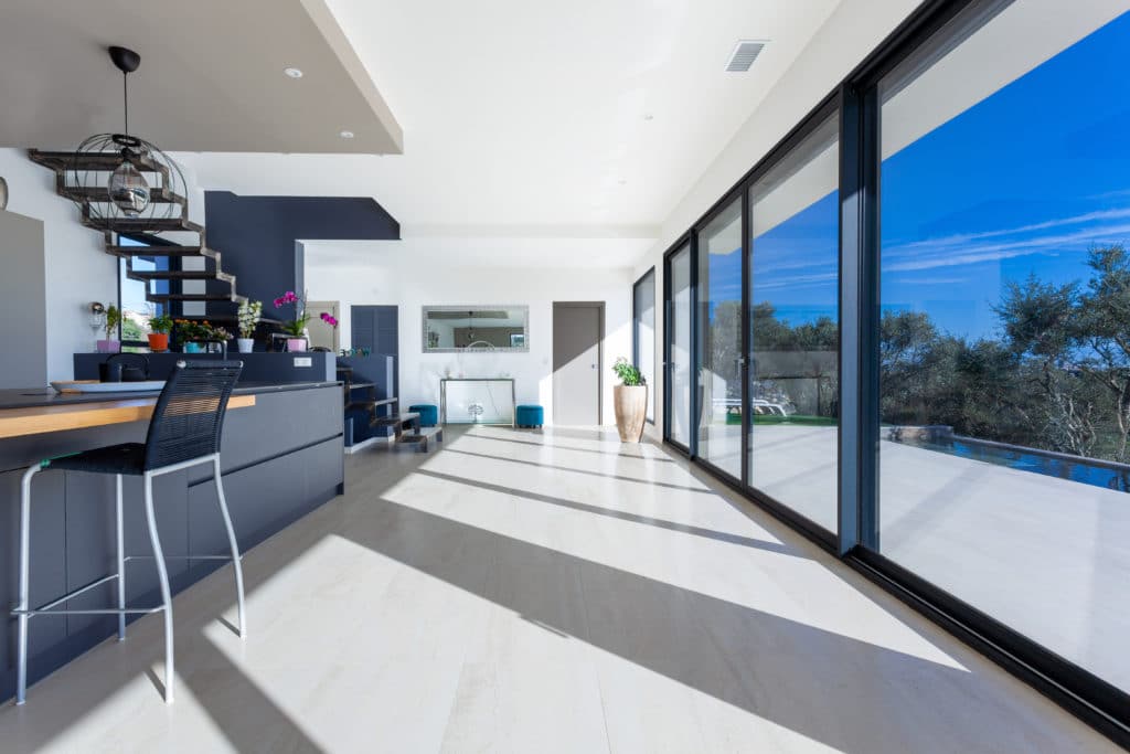 lumière naturelle baies vitrées